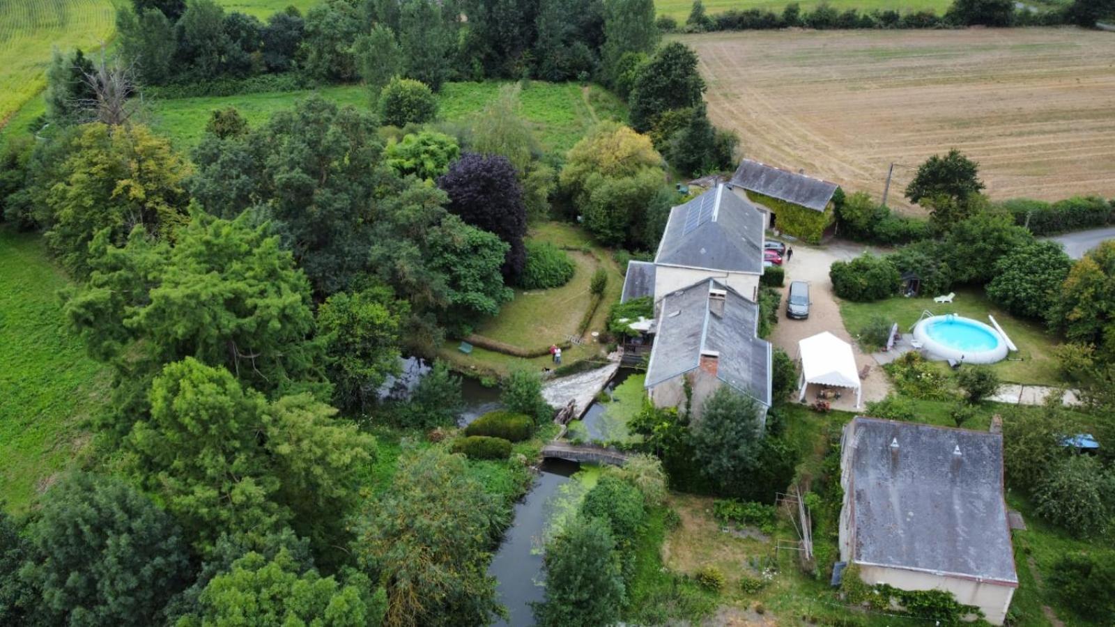 Le Au Pied Des Chevaux Baugé